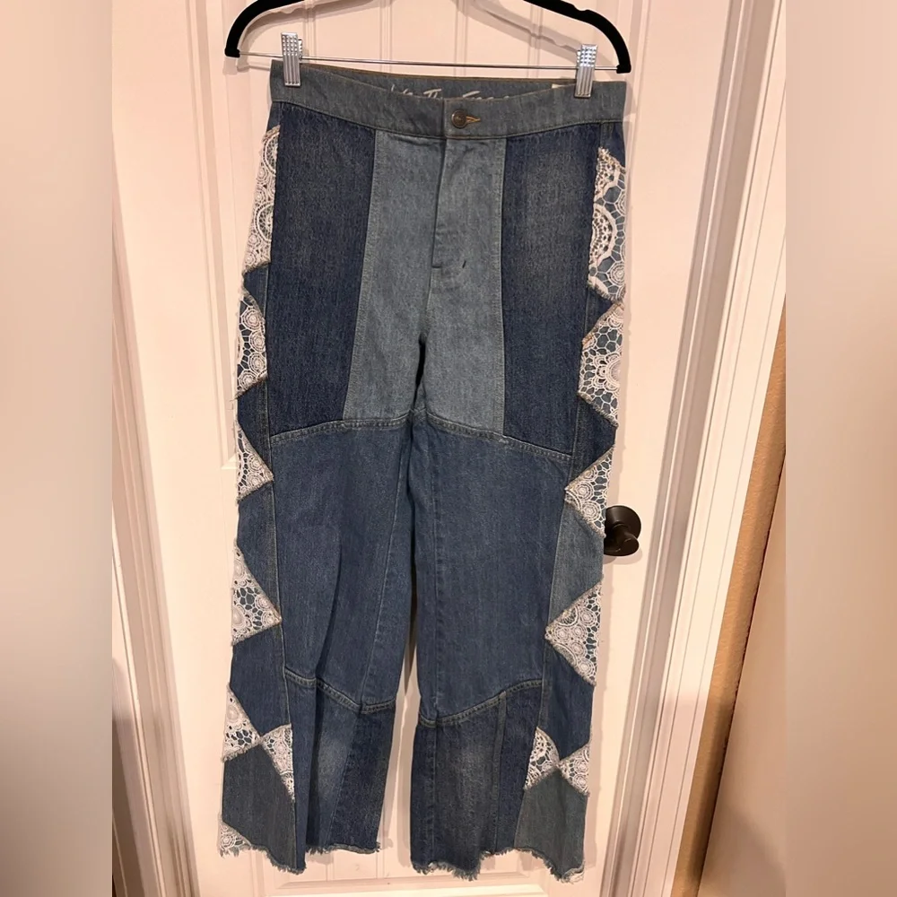 Free people We The Free Blue Flare Patchwork Jeans in the element size 26 - Picture 3 of 7